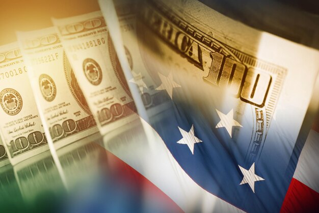 Foto dólar americano y la bandera