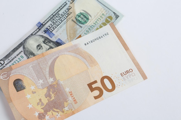 Dólar americano e dinheiro de notas de euro