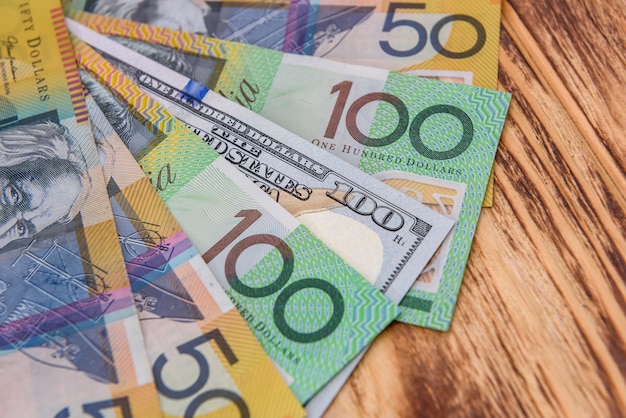 Dólar australiano de cerca en el escritorio