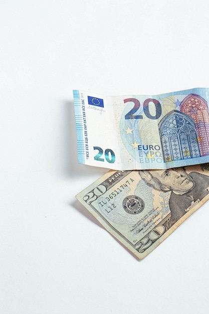 Dólar estadounidense y dinero de billetes en euros