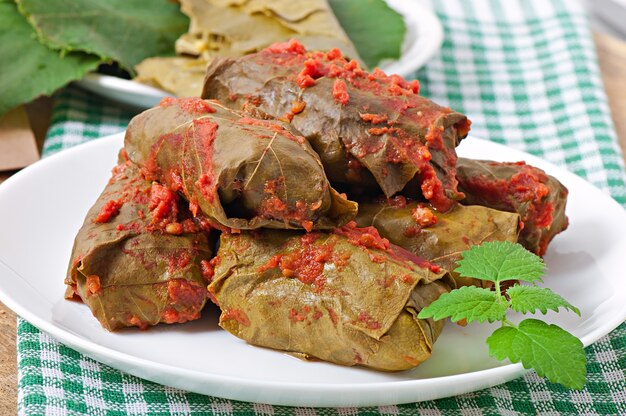 Dolma, hojas de parra rellenas, cocina turca y griega