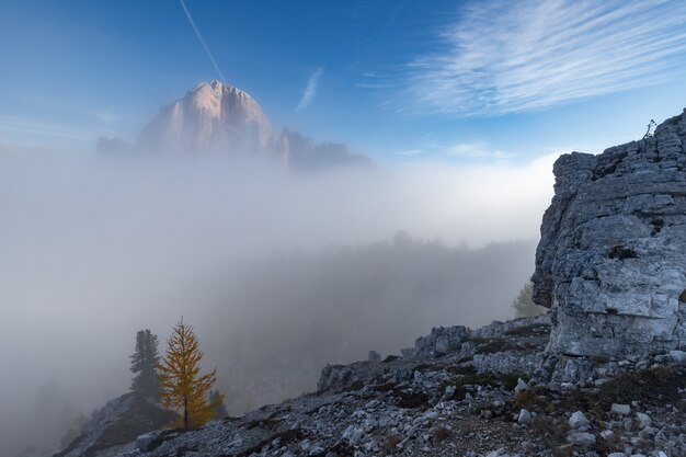 Foto dolomitas: amanecer en cinqui torri