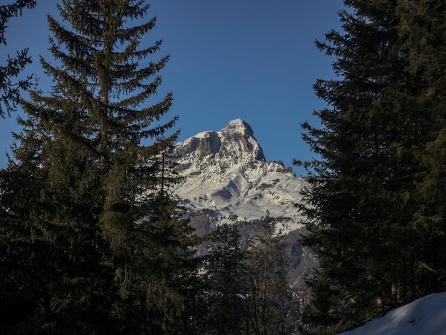 Dolomitas neve panorama val badia armentara