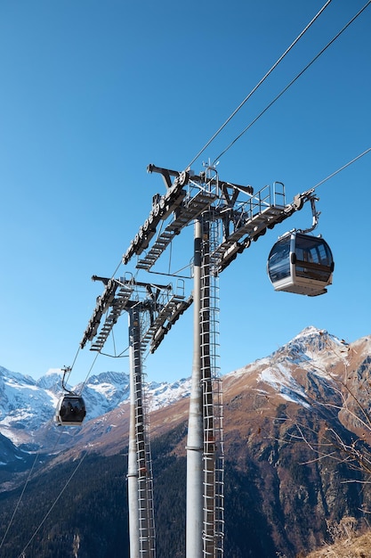 Dombay, Alpes, teleférico, teleférico, primeira neve nas montanhas, sol e bom tempo, temporada de esqui de inverno