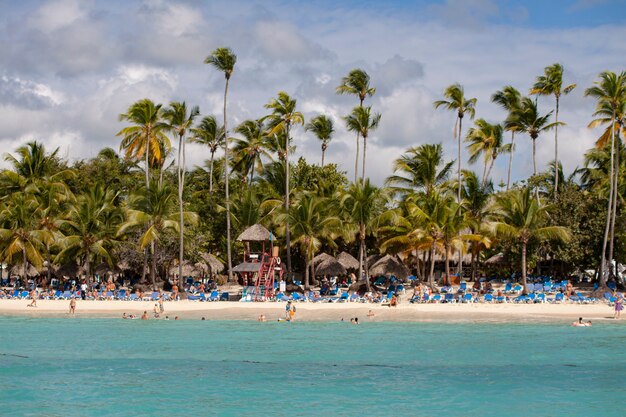 Dominikanische Küste in Bayahibe aus dem Meer