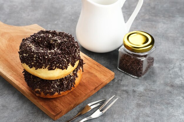 Donat Kentang Potatoes Donut Donut con ingredientes de patata Espolvoreado con chispas de chocolate