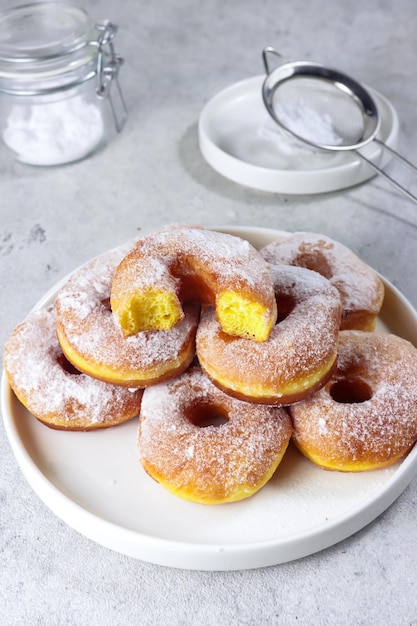 Donat Labu oder Kürbis Donuts oder Donuts werden aus Kürbispüree hergestellt