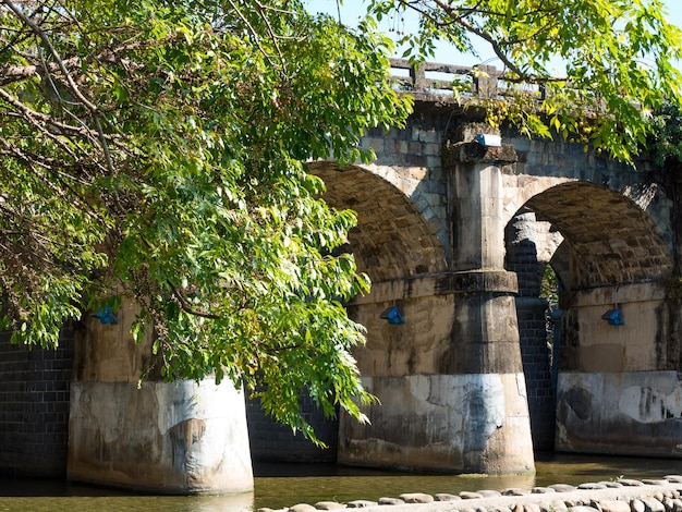 DongÃ¢Â€Â™An Bridge ist seit dreitausend Jahren als Steinbogenbrücke in Hsinchu, Taiwan, klassifiziert.