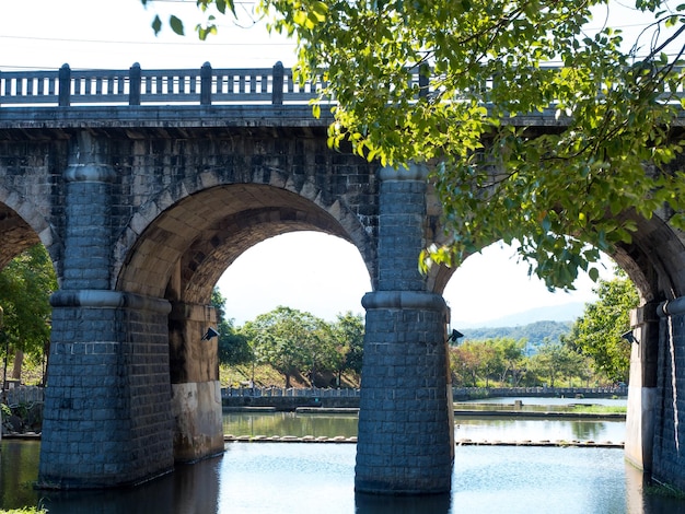 Dongâ € Â ™ An Bridge é classificada como uma ponte em arco de pedra com mais de três mil anos em Hsinchu, Taiwan.