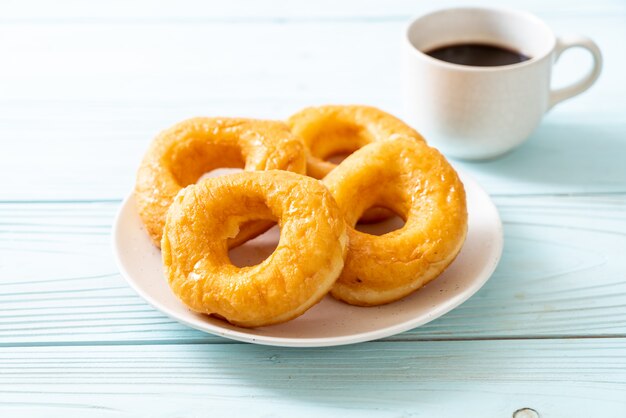 donut con café negro