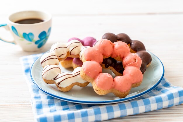 donut con café negro