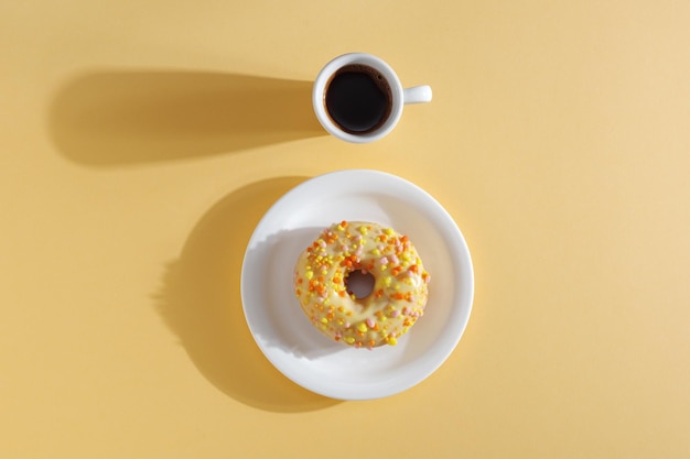 Donut y café