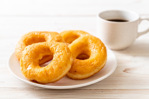 donut com café preto