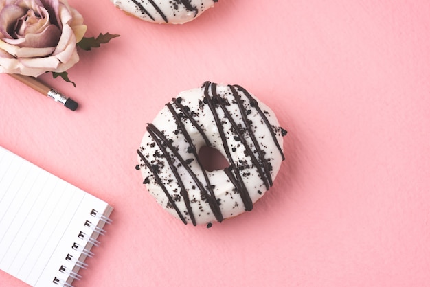 donut com notebook