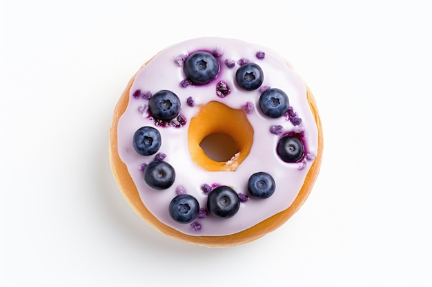 Donut de pastel de arándanos aislado sobre un fondo blanco