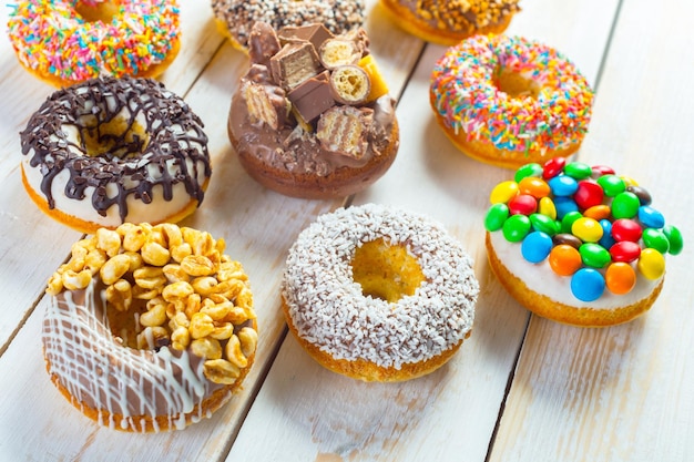 Donut süßer Puderzucker Lebensmittel Dessert bunter Snack