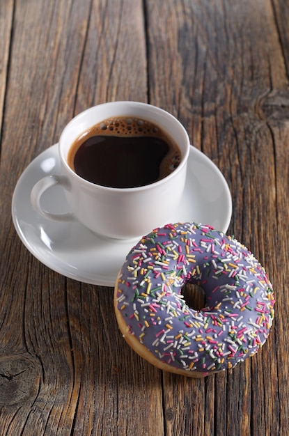 Donut und Kaffee