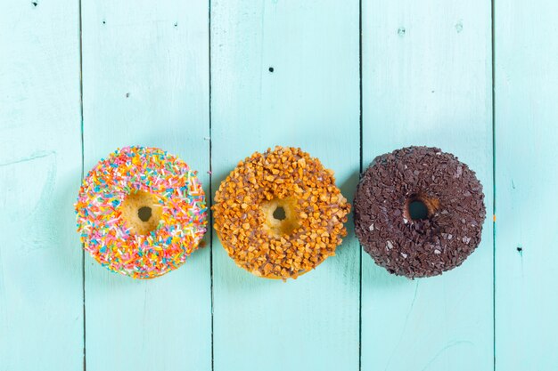 Donuts auf Holz