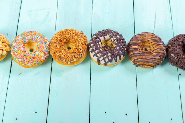 Donuts auf Holz