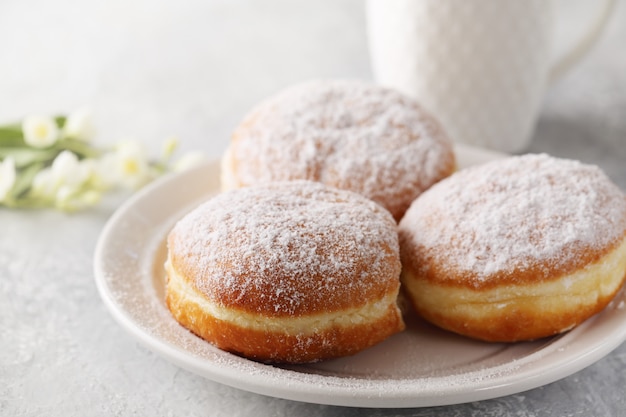 Donuts Berliner en un plato