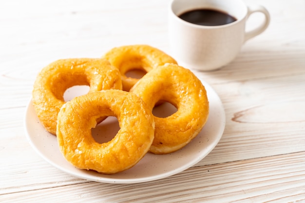 Donuts con café negro