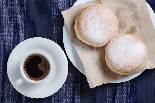 Donuts y café