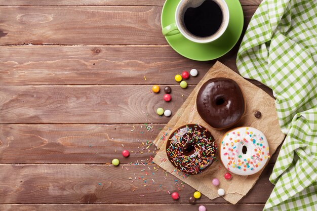 Donuts y café