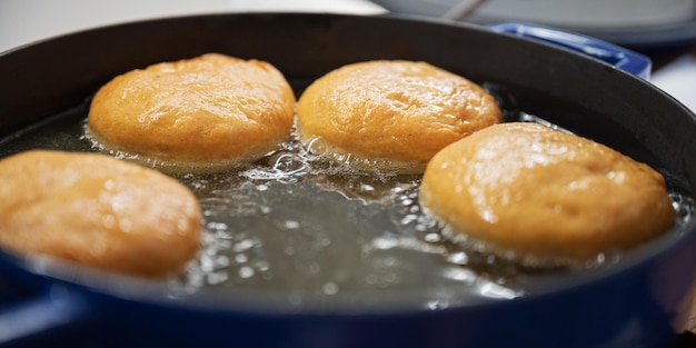 Donuts caseros fritos en aceite