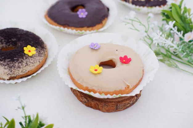 Donuts com camadas deliciosas como fundo