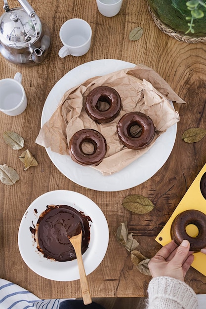 Donuts de chocolate caseiros donuts saudáveis sem glúten