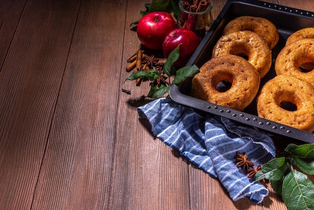 Donuts de maçã e canela