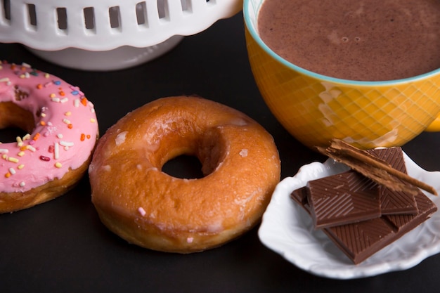 Donuts Donuts gebratener Teig bunter Zuckerguss