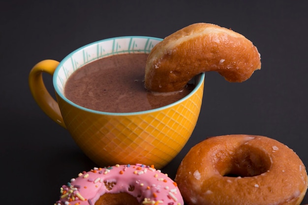 Donuts Donuts gebratener Teig bunter Zuckerguss