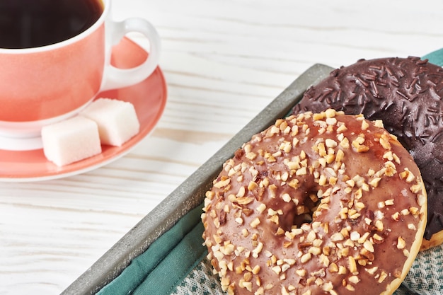 Donuts e xícara de café