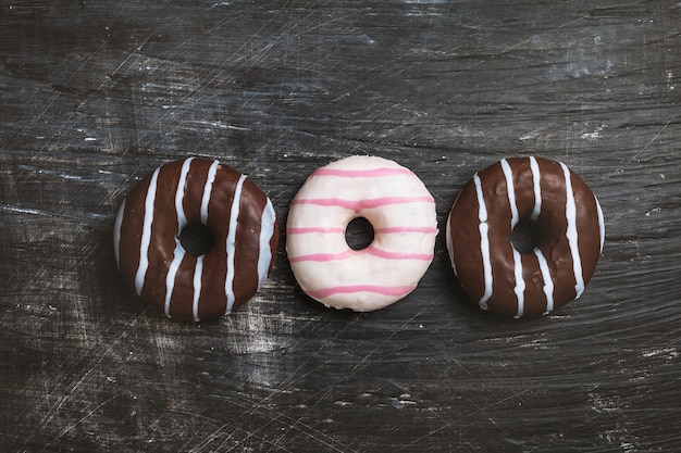 Donuts und Kaffee Draufsicht