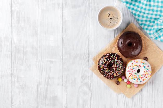 Donuts und Kaffee