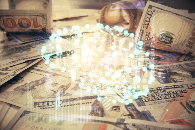 Doppelbelichtung des Gehirns, das über den US-Dollar-Schein-Hintergrund zeichnet. Technologiekonzept