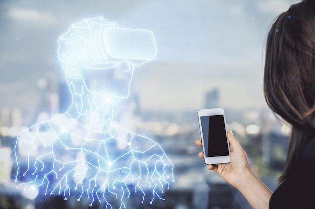 Doppelbelichtung eines Mannes mit VR-Brille, der ein Hologramm skizziert, und einer Frau, die ein mobiles Gerät hält und benutzt
