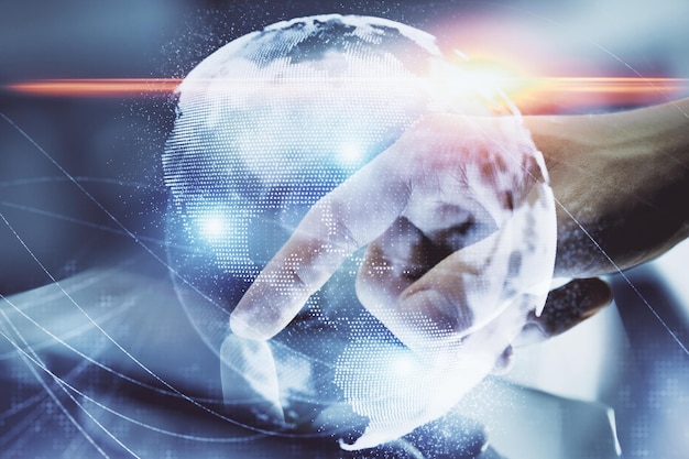 Doppelbelichtung von männlichen Händen, die ein Telefon halten und benutzen, und Zeichnung mit internationalem Geschäftsthema