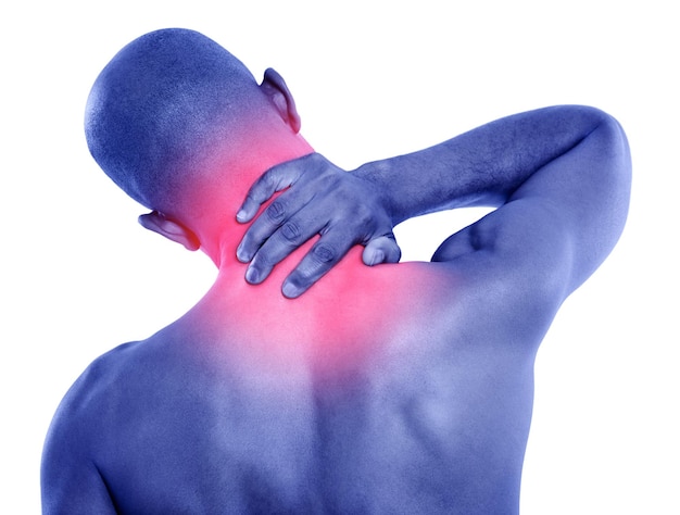 Foto dor no pescoço vista traseira de um homem segurando seu pescoço dolorido