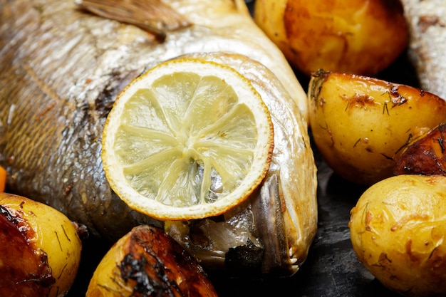 Dorado al horno con verduras