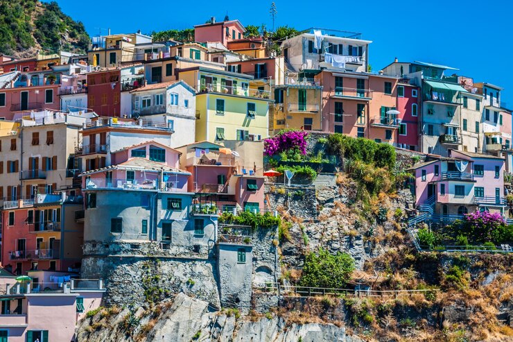Foto dorf manarola mit der fähre cinque terre italien