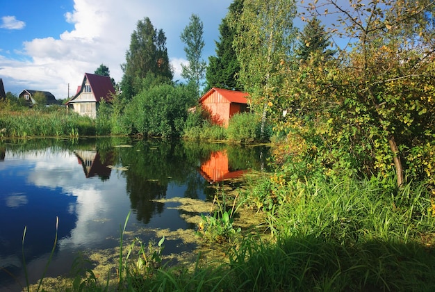 Dorfsommerseehintergrund