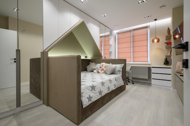 Dormitorio infantil con detalles elegantes y modernos