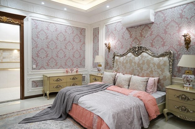 Dormitorio de lujo con muebles Foto Premium