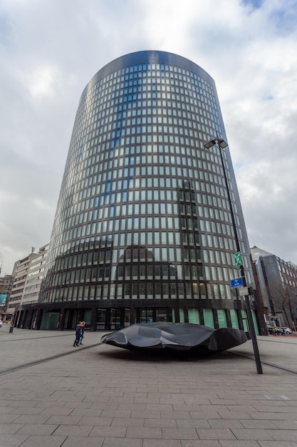 Dortmund Deutschland 05. Januar 2023 Hoher moderner Wolkenkratzer in der Stadt Dotrmund