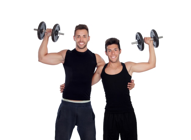 Foto dos amigos entrenando con pesas