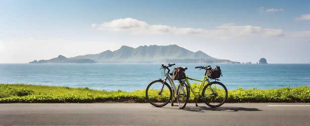 Foto dos bicicletas en el crucero costero de la isla de jeju pedaleando a lo largo de la escarpada costa con acantilados volcánicos y em