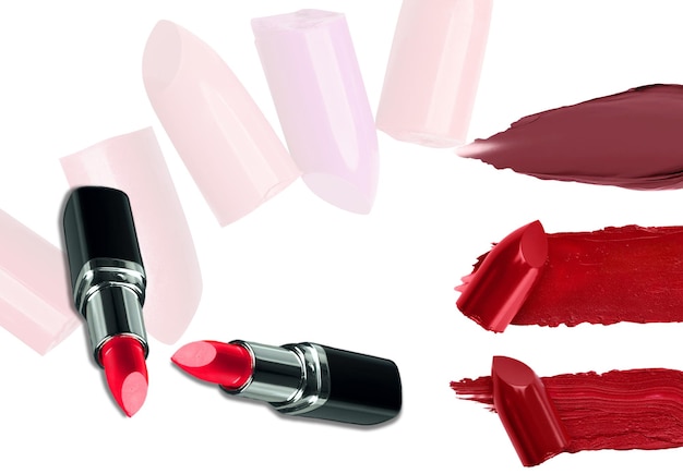 Dos lápices labiales rojos vibrantes en carcasas negras con muestras de colores a juego y suave geometría pastel