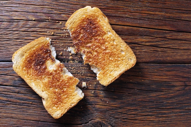 Foto dos medias tostadas